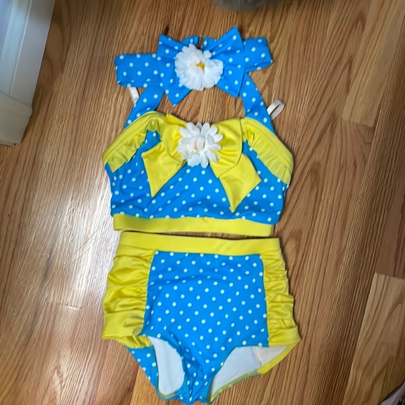 Dance costume - Picture 1 of 1